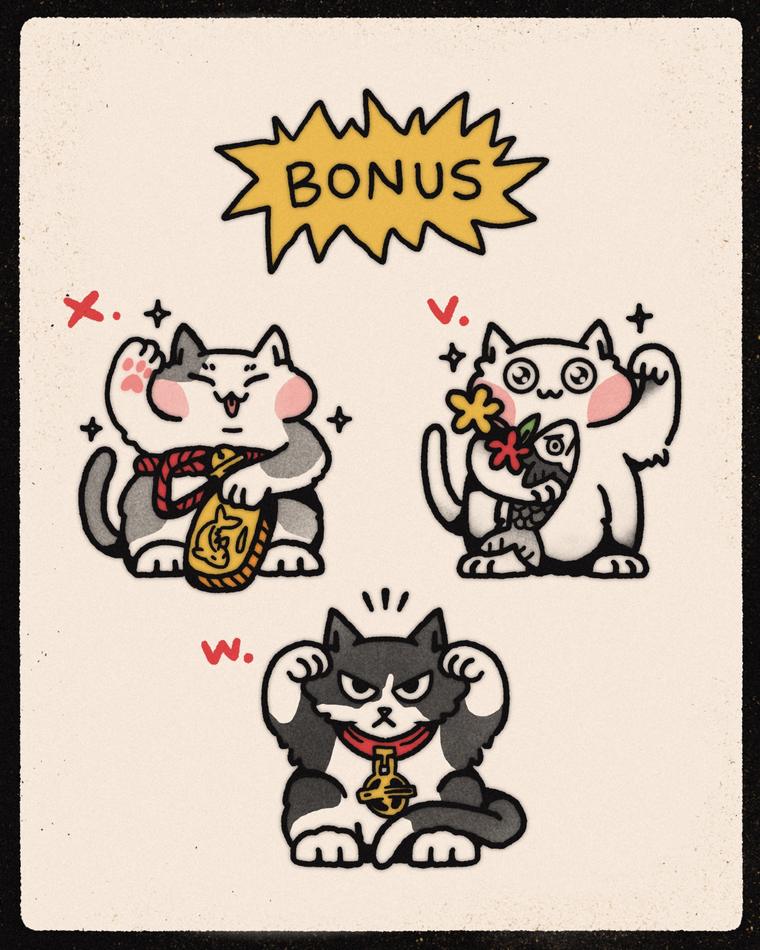 Lámina flash con tres gatos de la suerte maneki-neko a color: uno con saco de monedas, otro con flor y pez, y un gato negro con cascabel