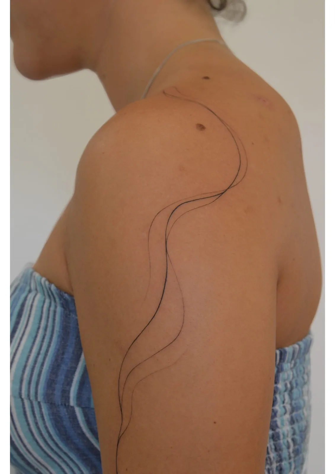 Tatuaje estilo Abstract - ejemplo 9 en Trato Tattoo Estudio Valencia