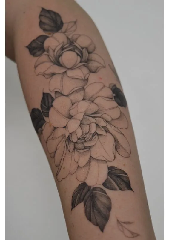 Tatuaje estilo Botánico - ejemplo 3 en Trato Tattoo Estudio Valencia