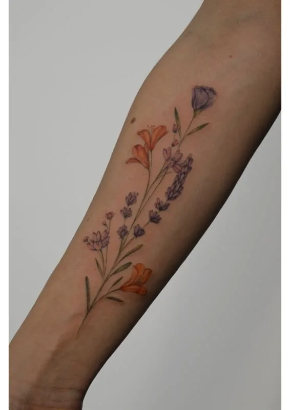 Tatuaje estilo Botánico - ejemplo 5 en Trato Tattoo Estudio Valencia