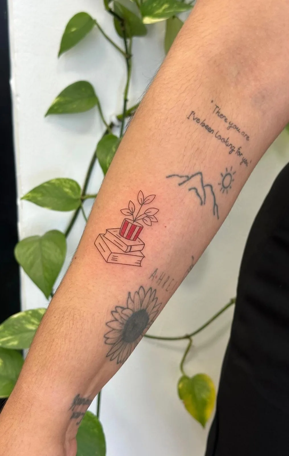 Tatuaje estilo Fineline - ejemplo 10 en Trato Tattoo Estudio Valencia
