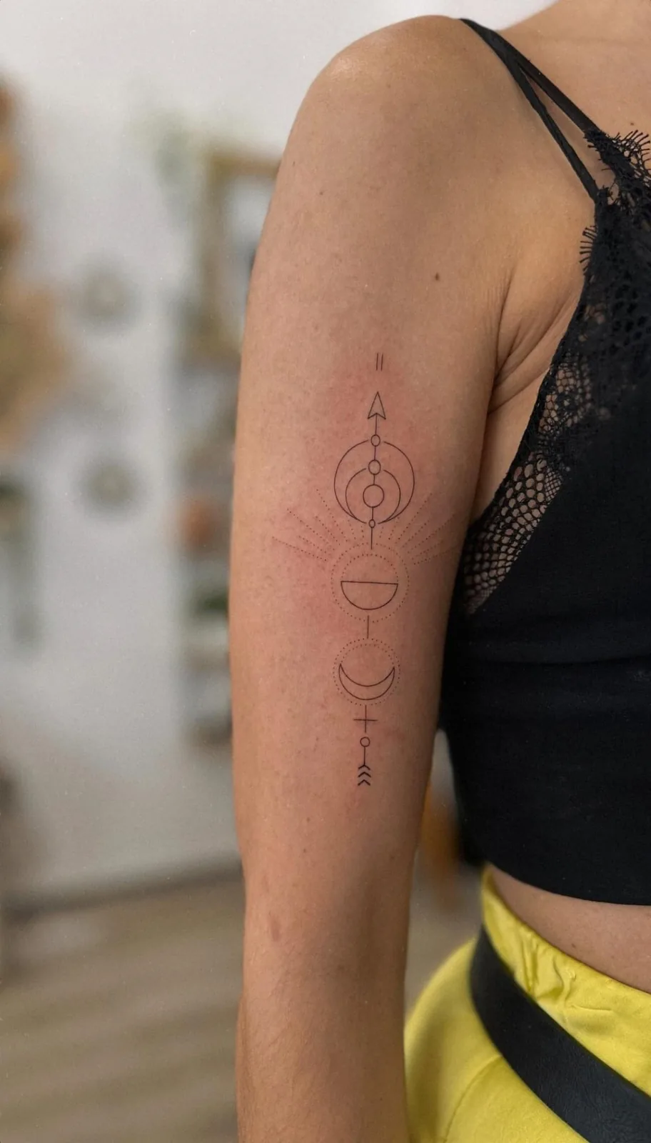 Tatuaje estilo Fineline - ejemplo 12 en Trato Tattoo Estudio Valencia