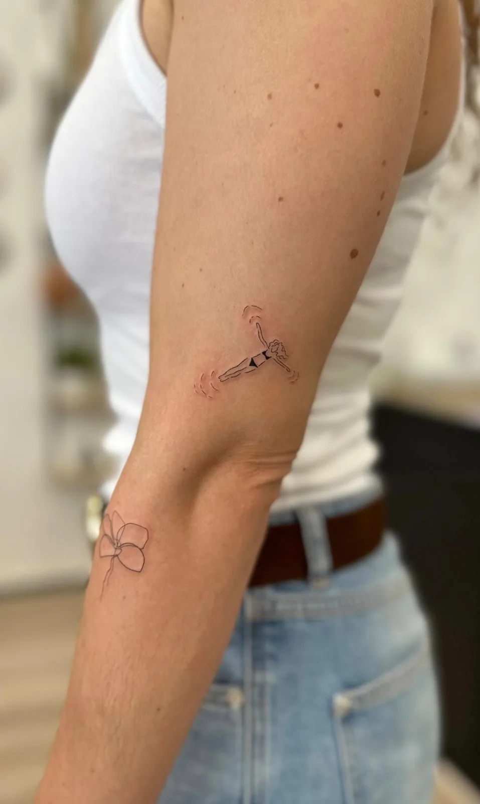 Tatuaje estilo Fineline - ejemplo 13 en Trato Tattoo Estudio Valencia
