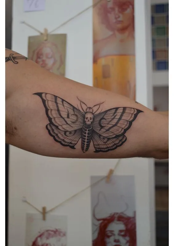 Tatuaje estilo Puntillismo - ejemplo 1 en Trato Tattoo Estudio Valencia