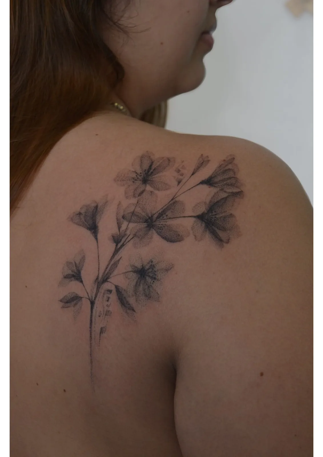 Tatuaje estilo Puntillismo - ejemplo 9 en Trato Tattoo Estudio Valencia